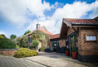 the hammer and pincers has Balcony rooms