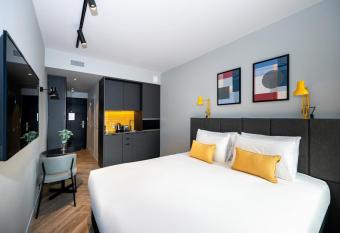 Staycity Aparthotels Paris La Defense allows 18 year olds to book a room
