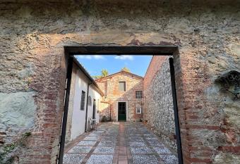Borgo Al Canto Degli Alberi has Balcony rooms