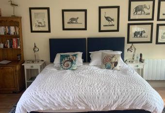 Annexe Newnham has Balcony rooms