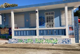 The Little Blue House has Balcony rooms