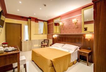 Aurelius Art Gallery Hotel allows 18 year olds to book a room