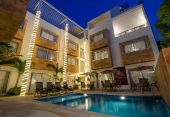 Hotel Villas Segovia Suites Playa del Carmen allows 18 year olds to book a room