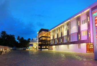 Hotel Apsara allows 18 year olds to book a room