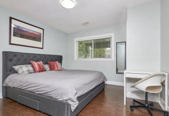 Executive 2 bed 1 bath Spacious & Centrally Located suite. has Balcony rooms