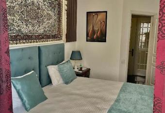 Donna Hotel has Balcony rooms