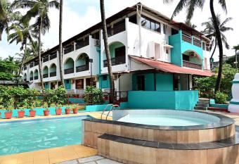 Swim Sea Beach Resort allows 18 year olds to book a room