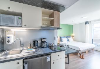 Break & Home Clermont-Ferrand Les Carmes Dechaux allows 18 year olds to book a room