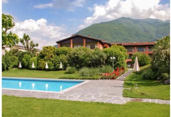 Ascona: Residenza Sabrina,app 2.5 locali e piscina has Balcony rooms