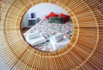 CLOIS, luanco centro allows 18 year olds to book a room