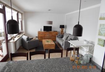 Sch  nes Leben Sch  nes Leben III has Balcony rooms