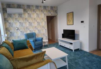 Blue Apartment Riverside has Balcony rooms