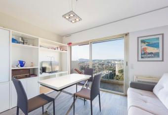 Studio with a panoramic view at the last floor of the residence with a pool has Balcony rooms
