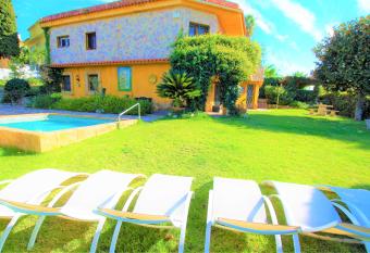 V&V LLORET- Villa ELSA, exclusiva villa con 2 piscinas! has Balcony rooms