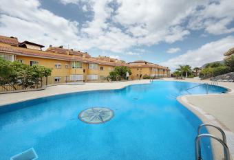 Luxury Candesol has Balcony rooms