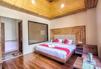 Chandel Royal Cottage CRC allows 18 year olds to book a room