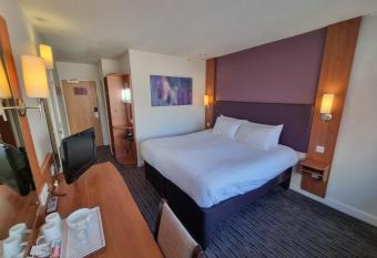 The Clyde Hotel allows 18 year olds to book a room