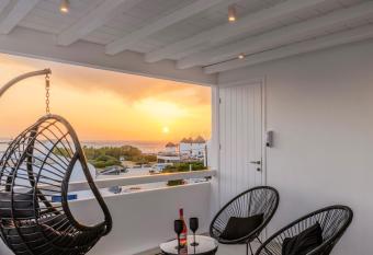 Sunset Windmills Suites allows 18 year olds to book a room