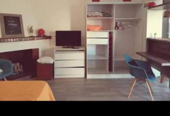 Departamento Peru allows 18 year olds to book a room