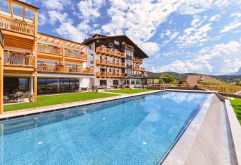 Hotel Regina has Balcony rooms