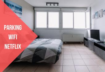 bnbg  nes - PORTE DE LYON DARDILLY LE PROVEN  AL - PARKING WIFI CALME VUE DEGAGEE allows 18 year olds to book a room