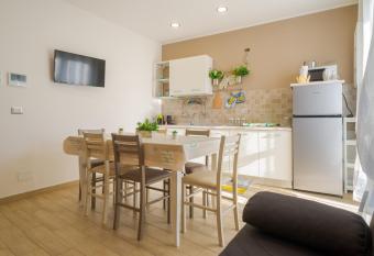 Barraco s House has Balcony rooms