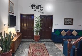 1 Kanal Entire House with 4 Bedrooms has Balcony rooms