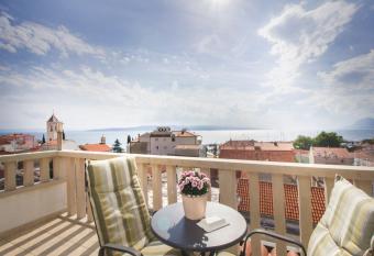 House Kvin has Balcony rooms