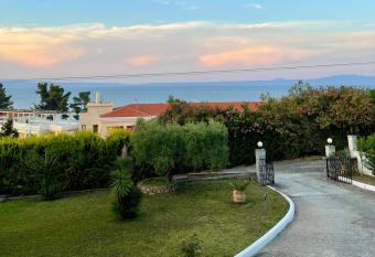 Sea View House has Balcony rooms