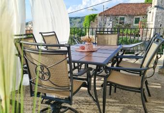 Kaya house has Balcony rooms