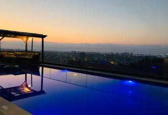 ORIGINE RENTALS AN2 has Smoking/Balcony rooms