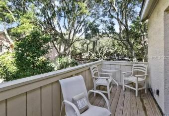 New Pics! Harbour Town 3br/3ba o Pool Access o Book Now has Balcony rooms