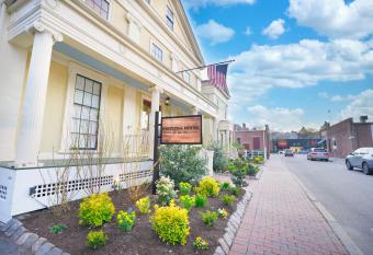 Prentiss House by Thatch has Balcony rooms
