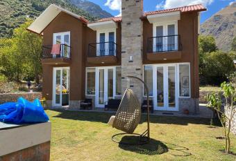 AUKA VILLAS BOUTIQUE has Balcony rooms