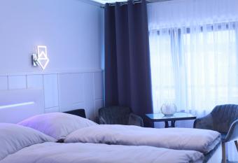 Angelina moderne Fewo 13 direkt am Pl  ner See allows 18 year olds to book a room