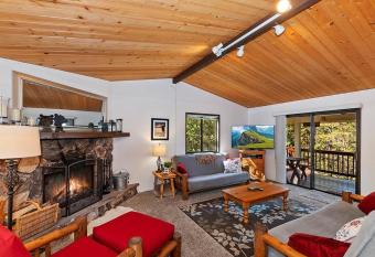 028 - Sunset Mountain Retreat has Balcony rooms