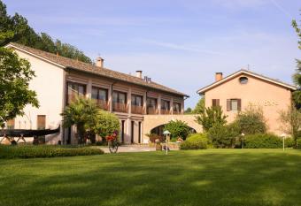 Relais Leon d Oro allows 18 year olds to book a room