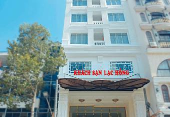 Kh  ch S   n L   c H   ng M    Tho - Lac Hong My Tho Hotel has Balcony rooms
