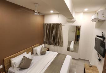 Hotel Nova Shine allows 18 year olds to book a room