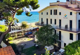 Kalima Beach has Balcony rooms