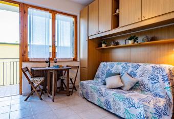 Mono Le Lecce 2 has Balcony rooms