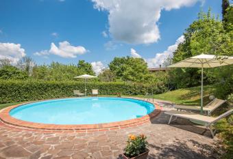 Monolocale Antico Fienile has Smoking rooms