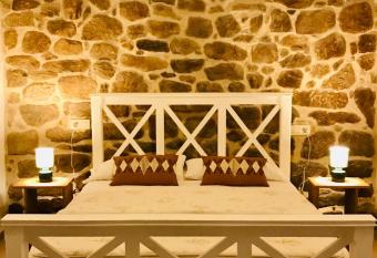 Loft zona hist  rica Camino De Santiago allows 18 year olds to book a room