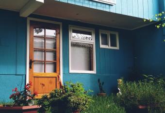 CASA PALI 2 allows 18 year olds to book a room