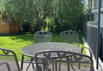 Fewo mit Garten, Kamin u. Whirlpool has rooms with a private hot tub