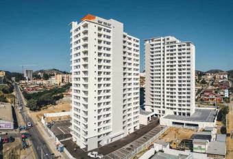 cumbres de re  aca allows 18 year olds to book a room