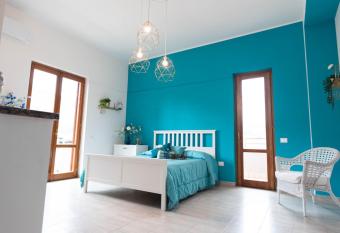 Il vicolo suite rooms has Balcony rooms