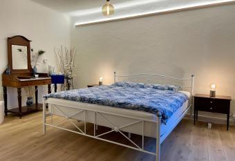 1912 - Blue Room - old town allows 18 year olds to book a room