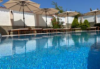 Villa Mia allows 18 year olds to book a room