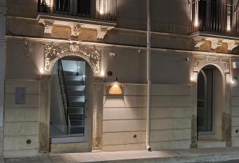 Miramare rooms b&b allows 18 year olds to book a room